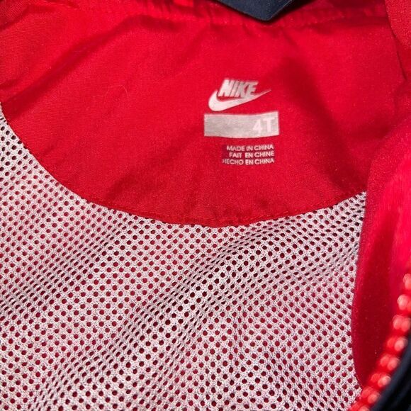 Bundle of 3 lightweight jackets size 4T - Picture 3 of 7